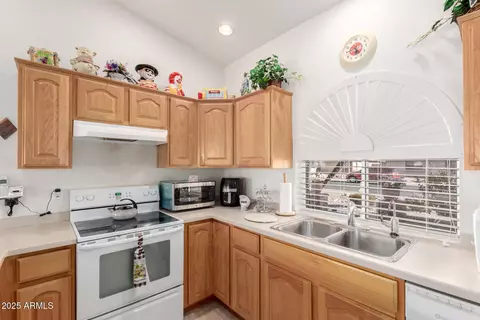 Kitchen - 11546 E Kilarea Ave, Mesa, AZ 85209 photo 2 of 3