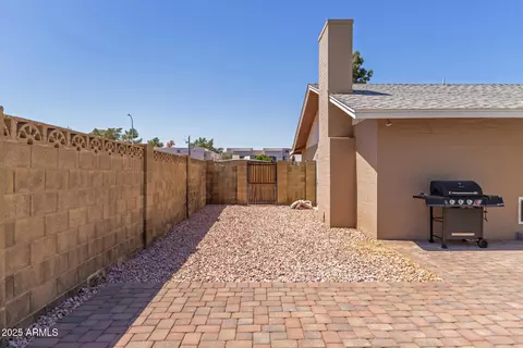 Exterior - 8129 N 17th Dr, Phoenix, AZ 85021 photo 7 of 7