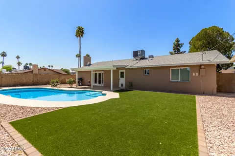 Exterior - 8129 N 17th Dr, Phoenix, AZ 85021 photo 5 of 7