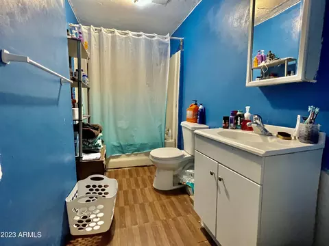 Bath - 231 E Second Ave, Hayden, AZ 85135 photo 1 of 1
