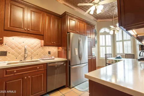 Kitchen - 4318 N 29th Way, Phoenix, AZ 85016 photo 2 of 10