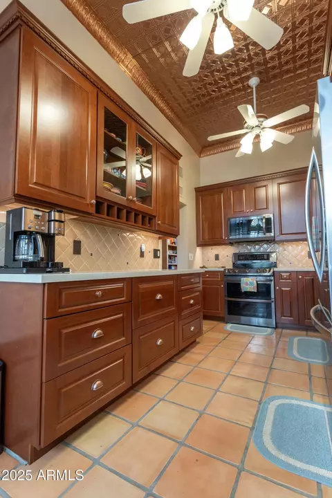 Kitchen - 4318 N 29th Way, Phoenix, AZ 85016 photo 5 of 10