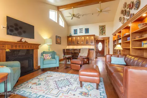 Living - 4318 N 29th Way, Phoenix, AZ 85016 photo 4 of 4