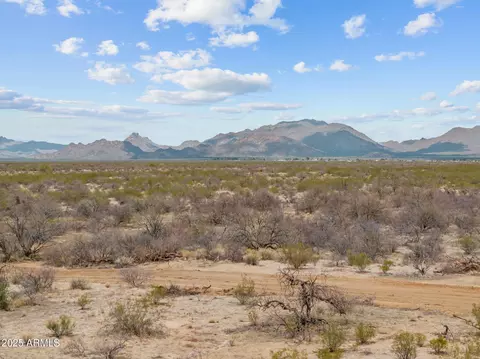 NNN W Saguaro Hill B-3 Road #B-3, Congress, AZ 85332