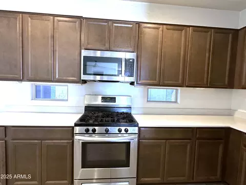 Kitchen - 3839 S 63rd Dr, Phoenix, AZ 85043 photo 5 of 7