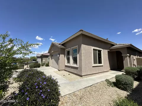Exterior - 3839 S 63rd Dr, Phoenix, AZ 85043 photo 3 of 8
