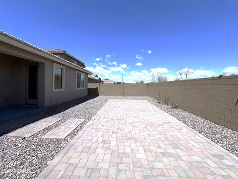 Exterior - 3839 S 63rd Dr, Phoenix, AZ 85043 photo 7 of 8