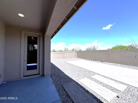 Exterior - 3839 S 63rd Dr, Phoenix, AZ 85043 photo 6 of 8