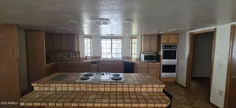 Kitchen - 4242 W Sandra Ter, Phoenix, AZ 85053 photo 2 of 4