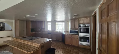 Kitchen - 4242 W Sandra Ter, Phoenix, AZ 85053 photo 1 of 4