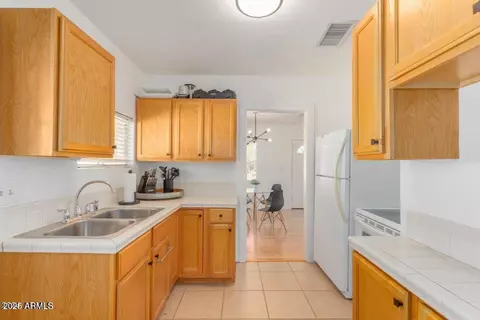 Kitchen - 3832 N 9th St, Phoenix, AZ 85014 photo 3 of 3