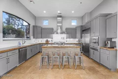 Kitchen - 3675 N 59th Pl, Phoenix, AZ 85018 photo 3 of 5