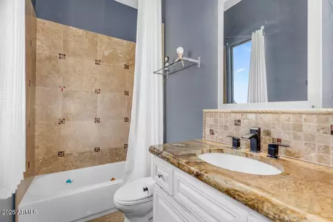 Bath - 3675 N 59th Pl, Phoenix, AZ 85018 photo 7 of 8