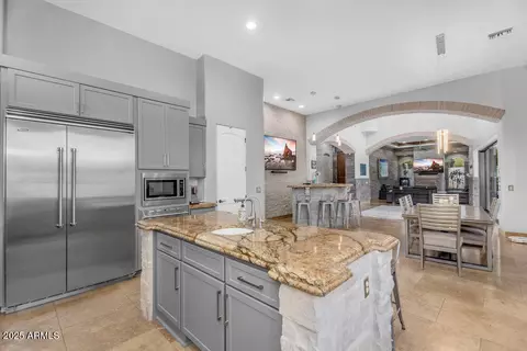 Kitchen - 3675 N 59th Pl, Phoenix, AZ 85018 photo 4 of 5
