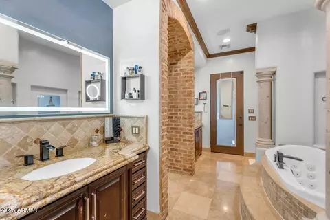 Bath - 3675 N 59th Pl, Phoenix, AZ 85018 photo 4 of 8