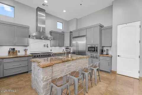 Kitchen - 3675 N 59th Pl, Phoenix, AZ 85018 photo 1 of 5