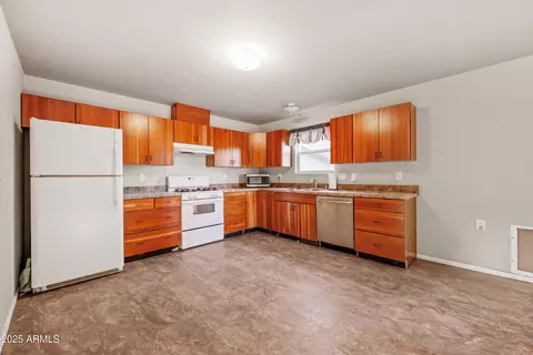 6913 E Nevada Dr, Hereford, AZ 85615 photo 8