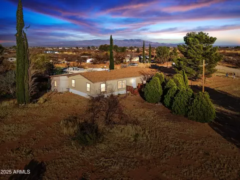 6913 E Nevada Dr, Hereford, AZ 85615