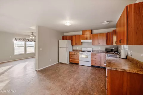 6913 E Nevada Dr, Hereford, AZ 85615 photo 5