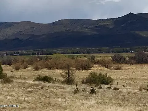 18466 S Peeples Valley Rd #25, Peeples Valley, AZ 86332 photo 4
