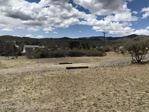 18466 S Peeples Valley Rd #25, Peeples Valley, AZ 86332 photo 3
