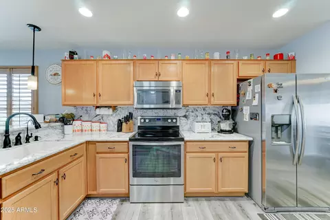 Kitchen - 2101 S Meridian Rd #146, Apache Junction, AZ 85120 photo 4 of 7