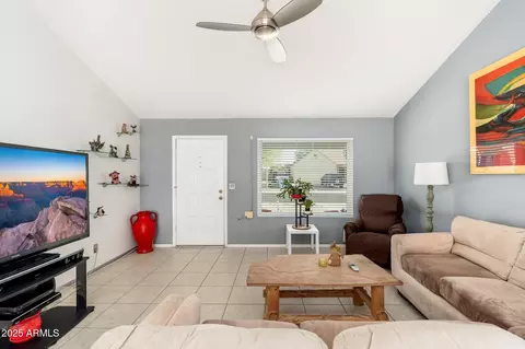 1314 E Wickieup Ln, Phoenix, AZ 85024 photo 6