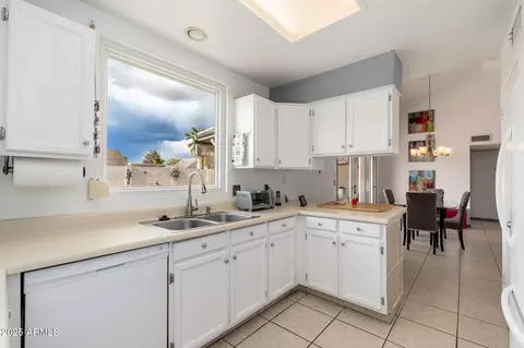 1314 E Wickieup Ln, Phoenix, AZ 85024 photo 14