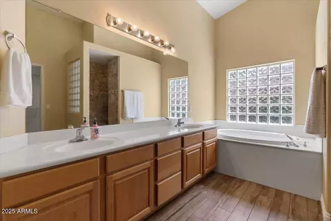 Bath - 5410 E Gable Ave, Mesa, AZ 85206 photo 1 of 2