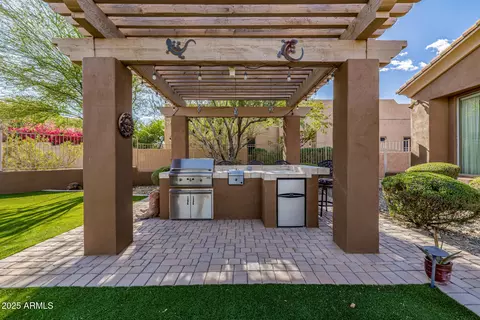 Exterior - 1607 W Pearce Rd, Phoenix, AZ 85041 photo 7 of 15