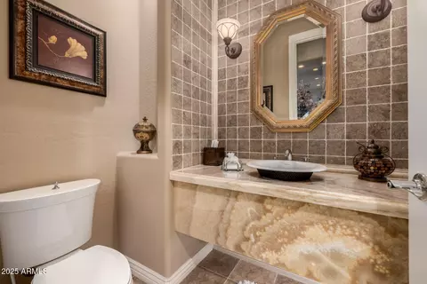 Bath - 1607 W Pearce Rd, Phoenix, AZ 85041 photo 1 of 7