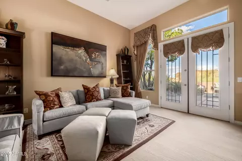 Living - 1607 W Pearce Rd, Phoenix, AZ 85041 photo 2 of 4
