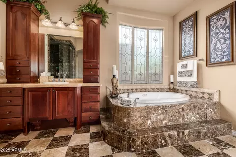 Bath - 1607 W Pearce Rd, Phoenix, AZ 85041 photo 3 of 7