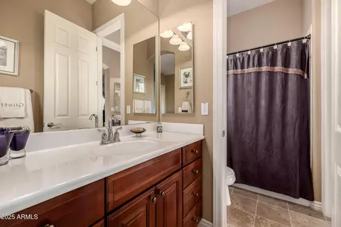 Bath - 1607 W Pearce Rd, Phoenix, AZ 85041 photo 6 of 7