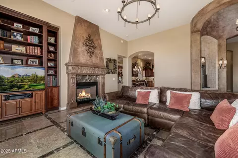 Living - 1607 W Pearce Rd, Phoenix, AZ 85041 photo 4 of 4