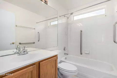 Bath - 3349 E Lavey Ln, Phoenix, AZ 85032 photo 3 of 3