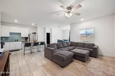 697 E Ruby Dr, Casa Grande, AZ 85122 photo 11