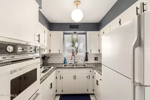 3801 W Ocotillo Rd, Phoenix, AZ 85019 photo 14