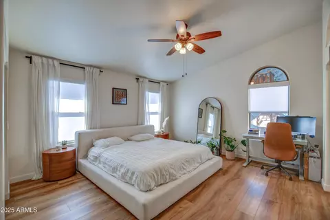 4350 E Abraham Ln, Phoenix, AZ 85050 photo 15