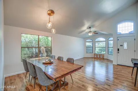 4350 E Abraham Ln, Phoenix, AZ 85050 photo 7