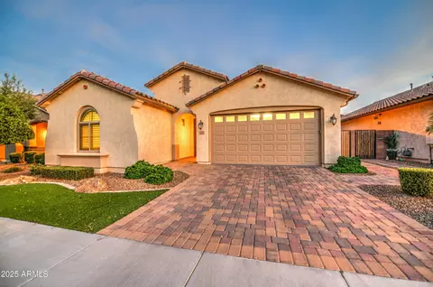 269 E Horseshoe Dr, Chandler, AZ 85249