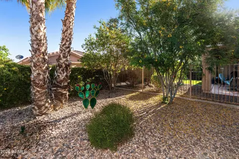 Exterior - 4550 E Donato Dr, Gilbert, AZ 85298 photo 7 of 11