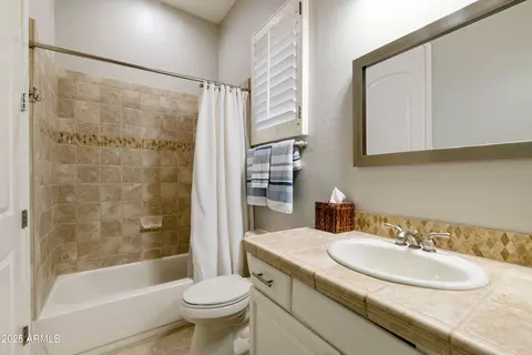 Bath - 4550 E Donato Dr, Gilbert, AZ 85298 photo 5 of 5