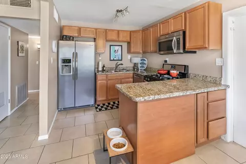 Kitchen - 4418 E Montecito Ave, Phoenix, AZ 85018 photo 1 of 3