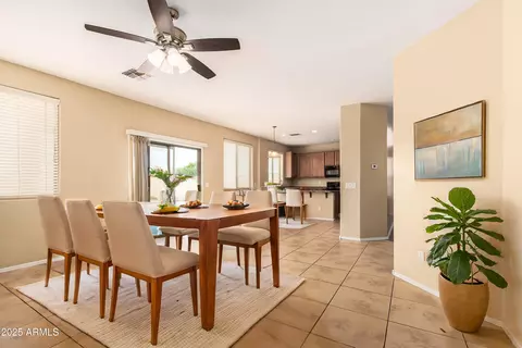 6334 S 37th Ln, Phoenix, AZ 85041 photo 9