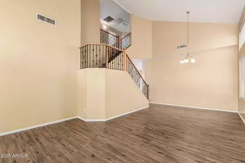 6334 S 37th Ln, Phoenix, AZ 85041 photo 8