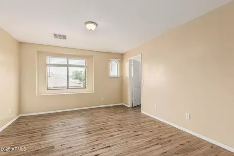 6334 S 37th Ln, Phoenix, AZ 85041 photo 17