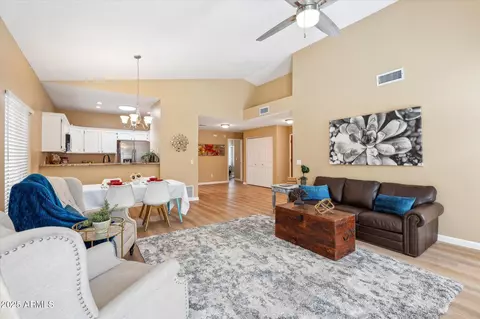 4353 E Desert Wind Dr, Phoenix, AZ 85044 photo 4