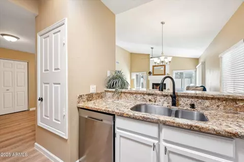 4353 E Desert Wind Dr, Phoenix, AZ 85044 photo 7