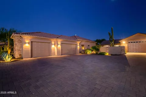 1423 E Breezy Ct, Phoenix, AZ 85086 photo 5